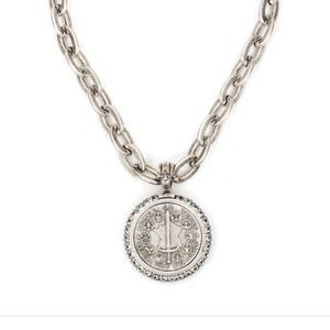 French Kande Du Terre Crystal Medallion